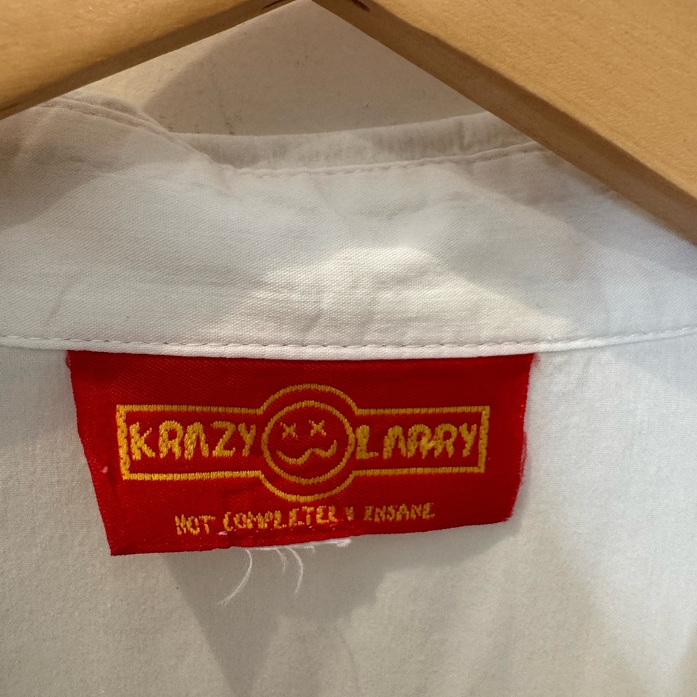 Crazy Larry Vintage Tie-Front Blouse.
Perfect for spring! - Picture 2 of 9